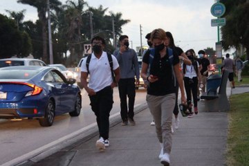 Reinicia curso escolar, miles en Miami-Dade optan por uso de mascarillas | El Diario en 90 segundos 23 de agosto