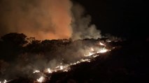 Fuegos controlados en California para evitar que el fuego llegue a la capital