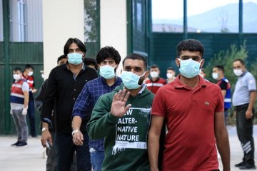 140 düzensiz göçmen sınır dışı edilmek üzere İstanbul'a gönderildi
