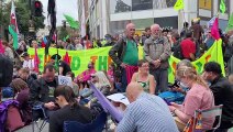 Milhares nas ruas em protesto pelo clima em Londres