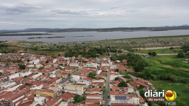 Prefeito de Coremas gasta mais de meio milhão de reais em combustível e locação de carros de luxo