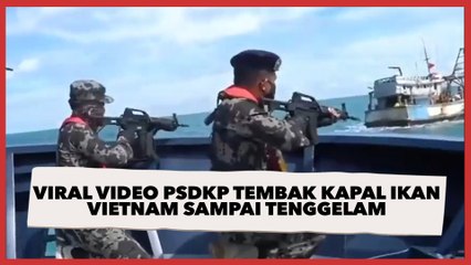 Bak Film Action! Viral Video PSDKP Tembak Kapal Ikan Vietnam sampai Tenggelam