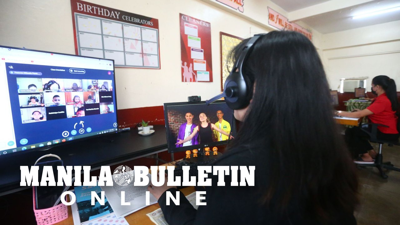 Grade school teachers of St. Francis of Assisi College meet with their pupils online