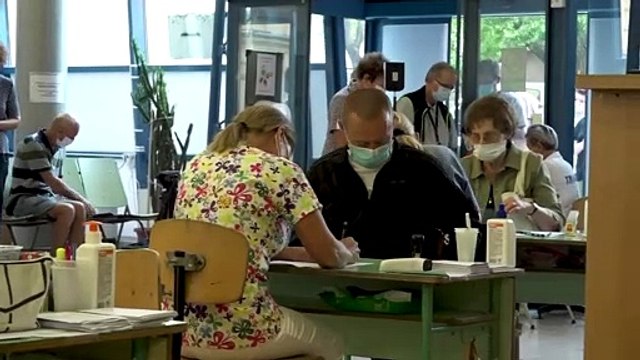 Troisième dose de vaccin anti-Covid ? L'OMS n'est pas d'accord. Pfizer reçoit le feu vert définitif