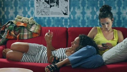 Plus belle la vie : [Indiscrétion] - Emma accepte un rendez-vous avec son ancien client