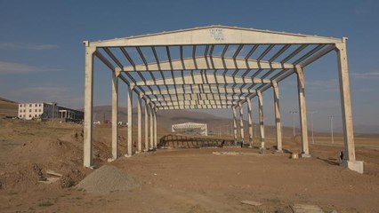 Erciş Organize Sanayi Bölgesinde fabrika inşaatları yükselmeye başladı