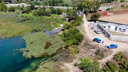 Tekne ile açıldığı gölde suya atlayan genci arama çalışmaları sürüyor