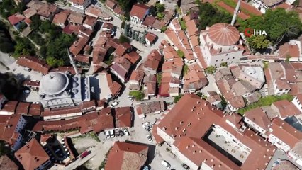 Tarihi ilçede çöp yangını söndürme çalışmaları devam ediyor