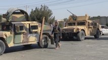 Los talibanes celebran con disparos al aire la salida de EEUU de Afganistán