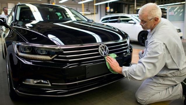 Volkswagen'den tarihi karar! Passat ve Tiguan artık sadece otomatik vites üretilecek