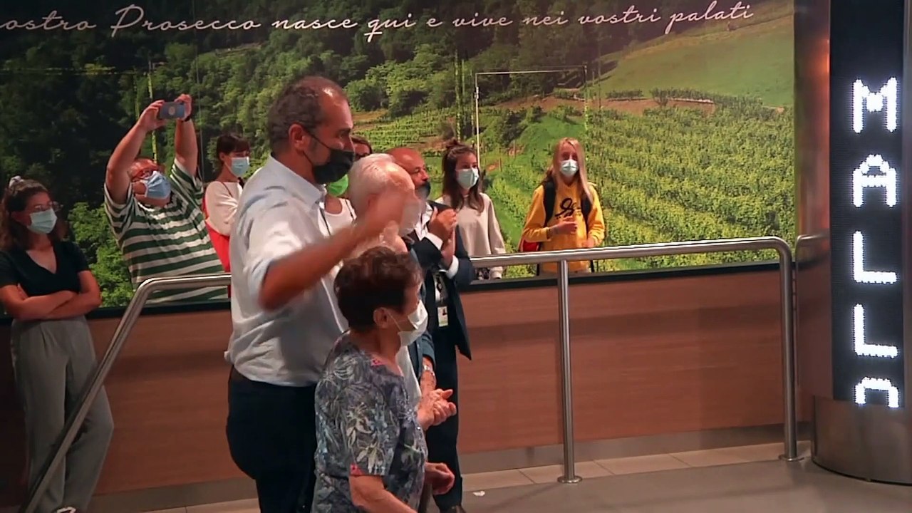 "J'ai failli tuer ces enfants" : les retrouvailles du GI et des survivants italiens, 77 ans après