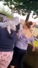 Il se fait embarquer de force et placer dans une cage après avoir refusé de se mettre en quarantaine (Irlande)