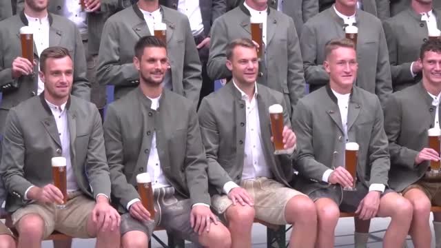 Bundesliga - Les joueurs du Bayern à l'heure de la fête de la bière