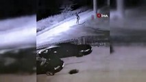 Kadın kılığına girip araba çalan hırsız, kameralara yansıdı