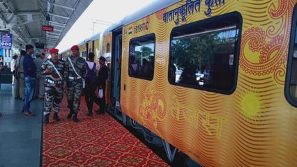 Tejas delays by 2 hours, IRCTC to pay Rs 4 lakh compensation
