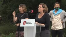 Ada Colau es recibida entre silbidos y abucheos en las fiestas de Sans