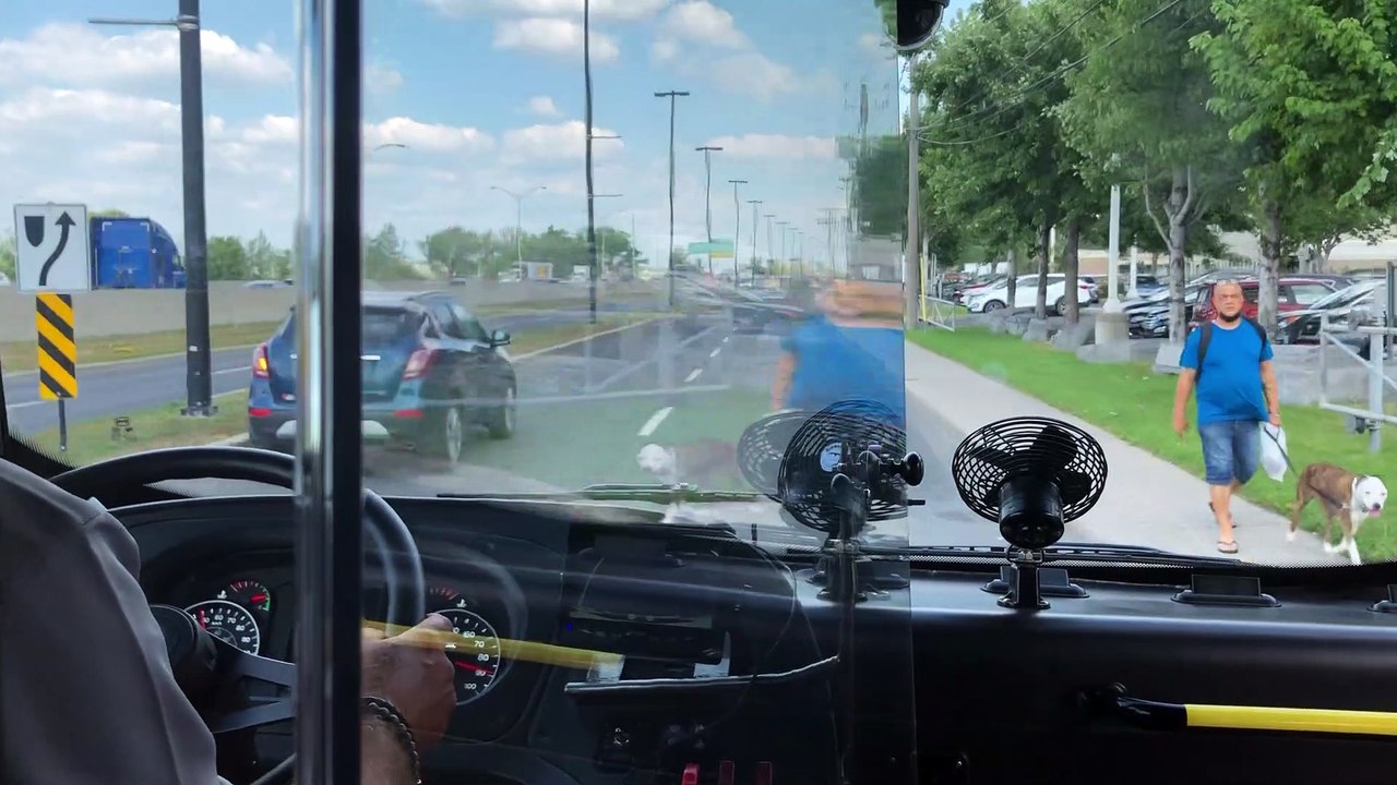 À bord d'un midibus 100% électrique du RTL