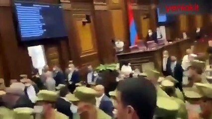 Karabağ yenilgisi sonrası kendilerine gelemediler! Parlamento karıştı