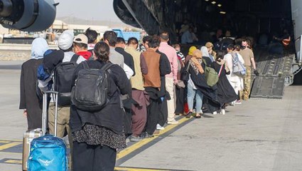 Taliban'ı "terör örgütü" olarak görüp tanımayacağını açıklayan Kanada, tahliyeler için verilen süreyi aşacak