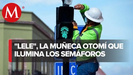 Semáforos de Querétaro fueron iluminados con la muñeca Lele para enseñar cultura vial a niños