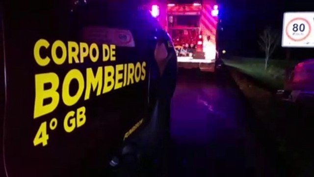 Quatro veículos se envolvem em forte colisão na PR-180, em Cascavel; Três pessoas ficaram feridas