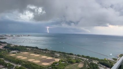 Severe thunderstorms roll through the Midwest