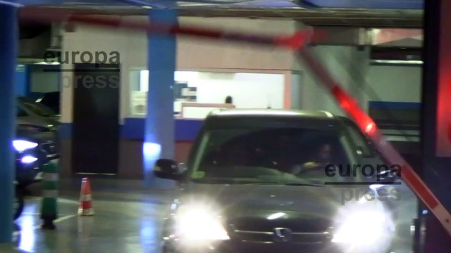 David Valldeperas y resto de hermanos salen del tanatorio donde han despedido a su madre