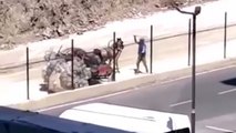 Yükü taşıyamayan atın sopayla dövülmesi kamerada