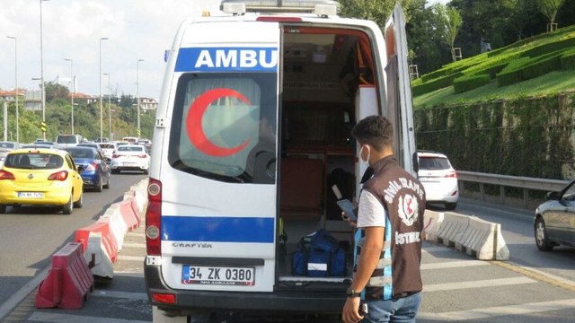 Mavi şeritli “ambulans”lara emniyet şeridi ve çakar cezası