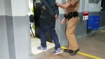 Homem é detido pela PM após tentativa de furto em relojoaria no Centro de Cascavel