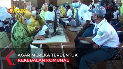 TNI AU Kerahkan Tim Untuk Vaksinasi Pelajar di Lumajang