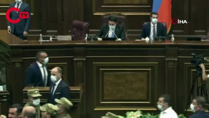 Ermenistan parlamentosunda kavga