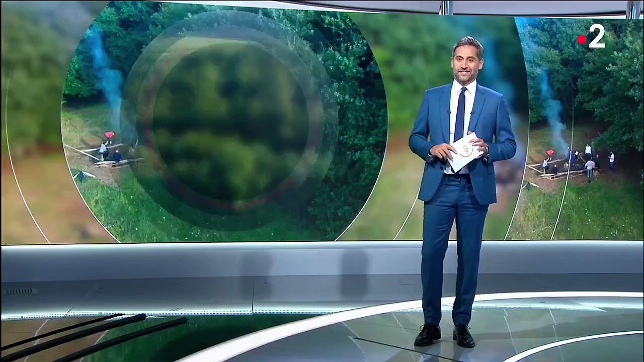 Vacances : des familles partent en stage de survie en plein cœur du Périgord