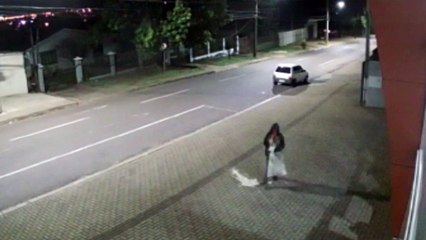 Vídeo: Criminoso invade loja de materiais de construção no Coqueiral; prejuízo chegou a R$ 10 mil