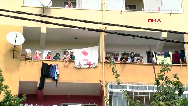 İstanbul Maltepe'de bebeğini rehin alan baba evi ateşe verdi