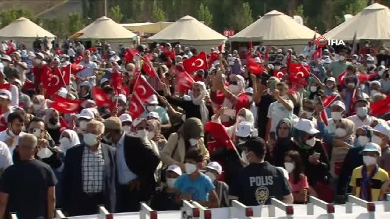 Cumhurbaşkanı Erdoğan: "Dün kendi sınırları içerisinde varlık yokluk mücadelesi veren bir ülkeden, bugün bölgesinde söz sahibi bir ülkeye dönüştük"