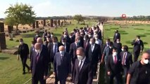 Cumhurbaşkanı Erdoğan, Ahlat'ta Selçuklu mezarlığını ziyaret etti