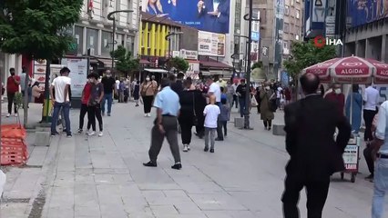 Karantina ihlali yapan genç AVM girişinde yakalandı
