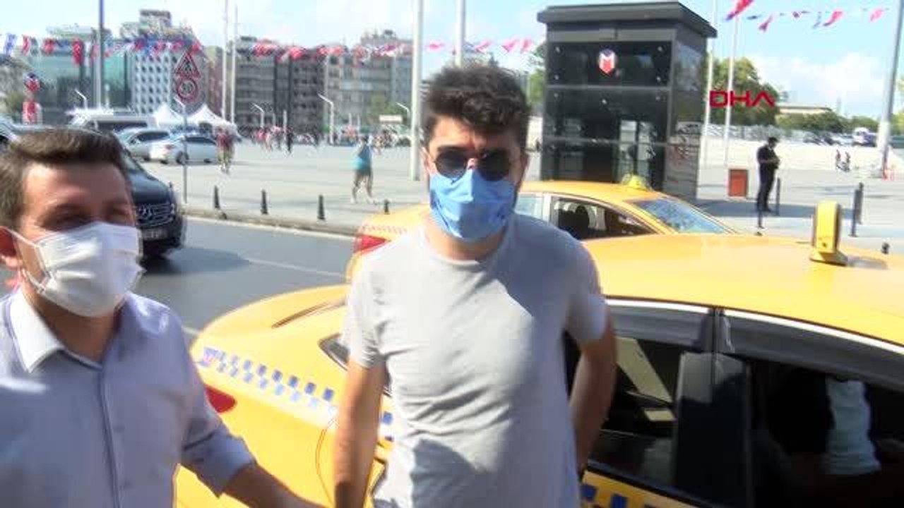 TAKSİM'DE KISA MESAFE ALMAYAN VE MÜŞTERİ SEÇEN TAKSİCİLERE CEZA KESİLDİ