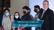 Llegan 130 refugiados de Afganistán a México; algunos son periodistas