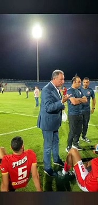 محمود الخطيب أنتم ابطال افريقيا مرتين ارفع رأسك...