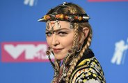 Madonna se deshace en halagos hacia sus hijas Stella y Estere