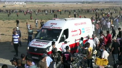 إصابة 20 متظاهرا فلسطينيا بنيران الجيش الإسرائيلي خلال صدامات في قطاع غزة