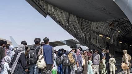 Tải video: Fear of terrorist attack on Kabul airport, 3 nations alerted