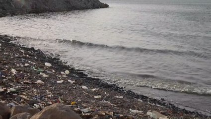 Libyans find themselves trapped between pollution and heat