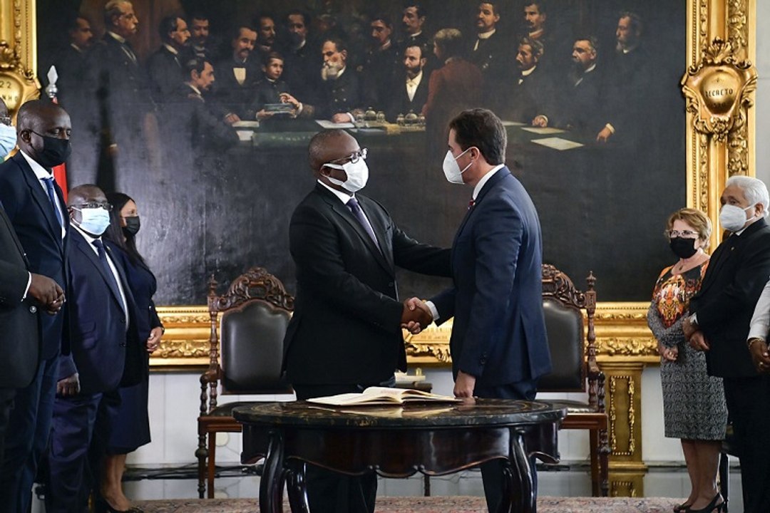 Senador Veneziano recebe presidente de Guiné Bissau e fala de parcerias e colaboração mútua