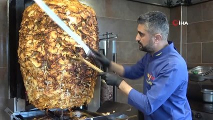 24 ayar altın kaplamalı tavuk döner