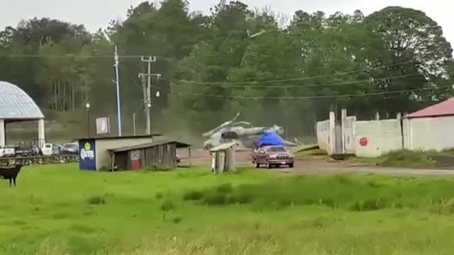 Cuatro heridos en el aterrizaje forzoso de un helicóptero del ejército mexicano