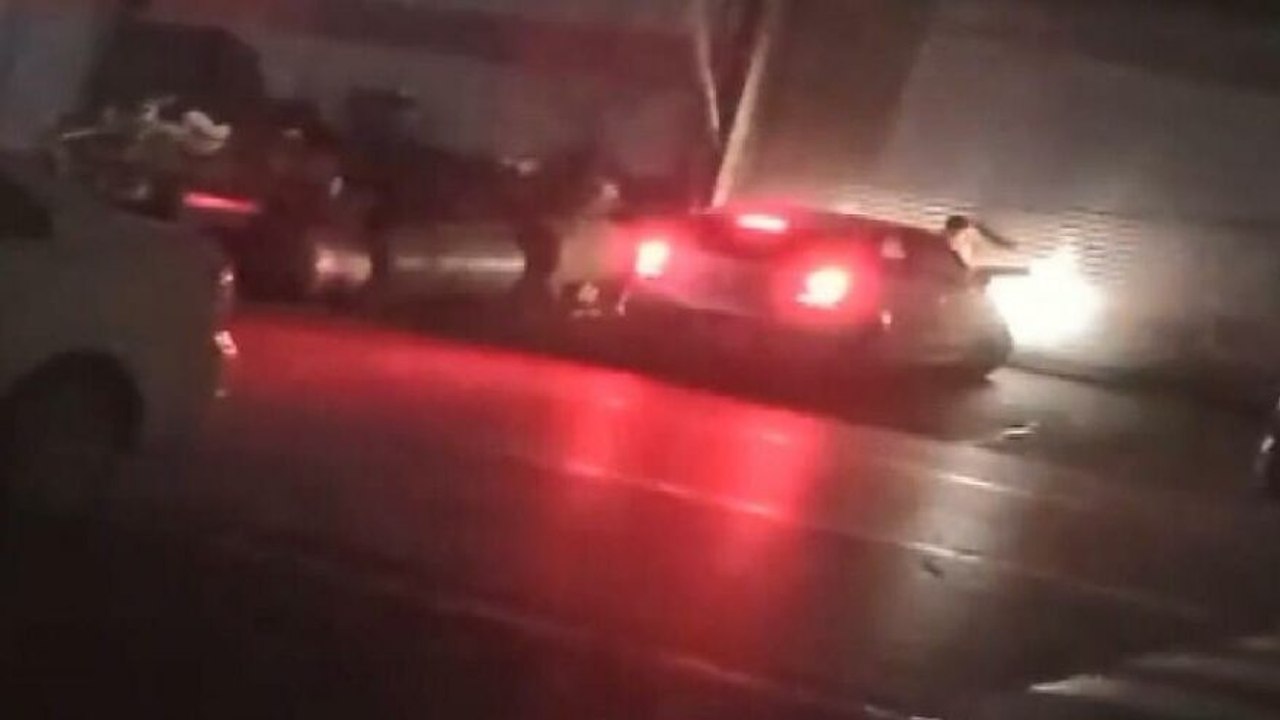 Tartıştığı sevgilisini otomobille ezmeye çalıştı