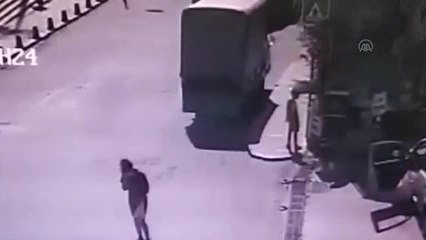 Şişli'de park halindeki kamyoneti çaldığı öne sürülen şüpheli yakalandı